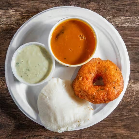 Combo 3 - 1 Idli and 1 Vada Combo.