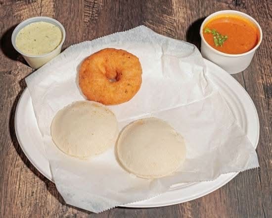 Combo 2 (1 Idli + 2 Medu Vada's).