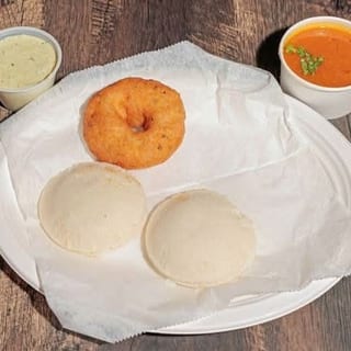 Combo 2 (1 Idli + 2 Medu Vada's)